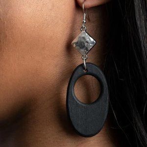 PAPARAZZI EARRINGS